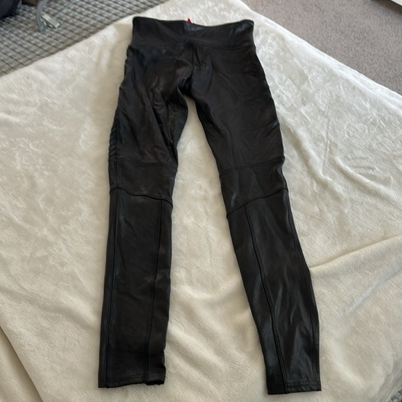 SPANX Shiny Black Leggings - Picture 6 of 10